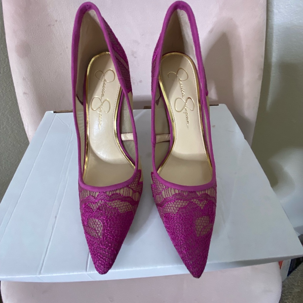Embroidery lace pump Jessica Simpson size 8 brand new